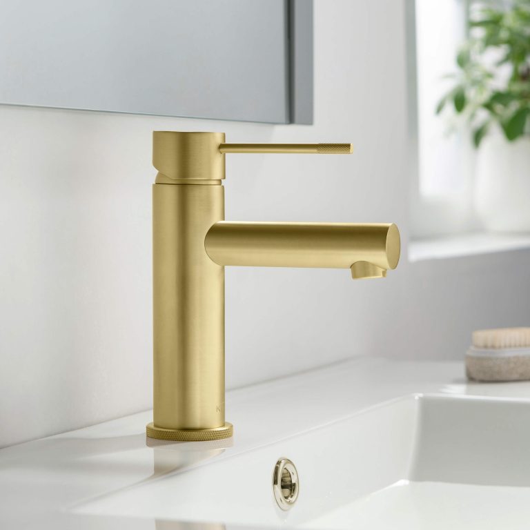 Circular X Brass Single Handle Bathroom Vanity Sink Faucet