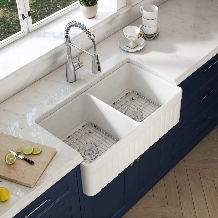 Stonebridge 33" Double Bowl Fireclay Farmhouse Sink