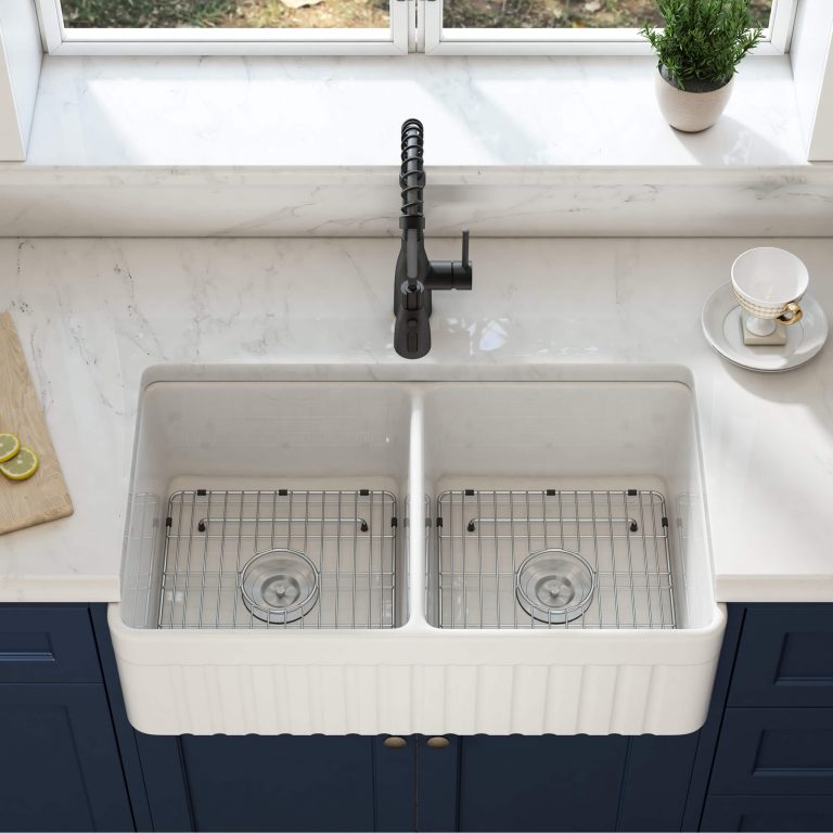 Stonebridge 33" Double Bowl Fireclay Farmhouse Sink